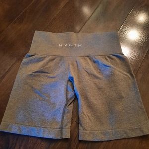 NVGTN shorts khaki